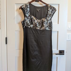 Intrigue Chic Black and Gold